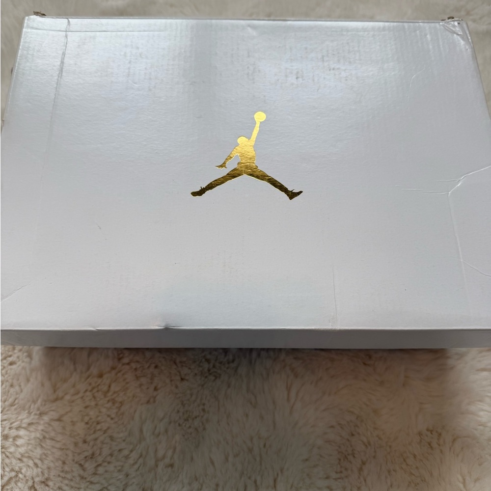 BRAND NEW Women’s Air Jordan 1 Retro Low Slip in Atmosphere Grey/Pale Ivory  7